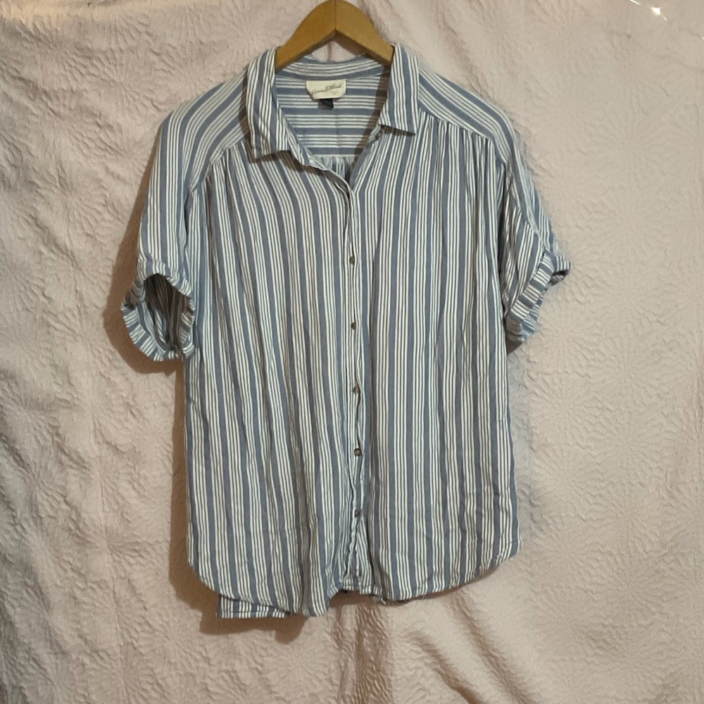 Universal Thread Blue and White Striped Button-Down Shirt